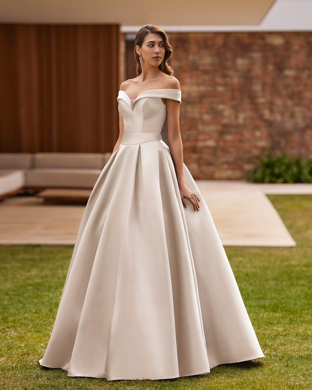 ESL 8JJ2 Elya Couture esl-8jj2-elya-couture